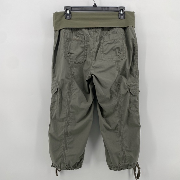 Calvin Klein Performance | Women’s Medium Army Green 100% Cotton Cargo Capris - Picture 4 of 6